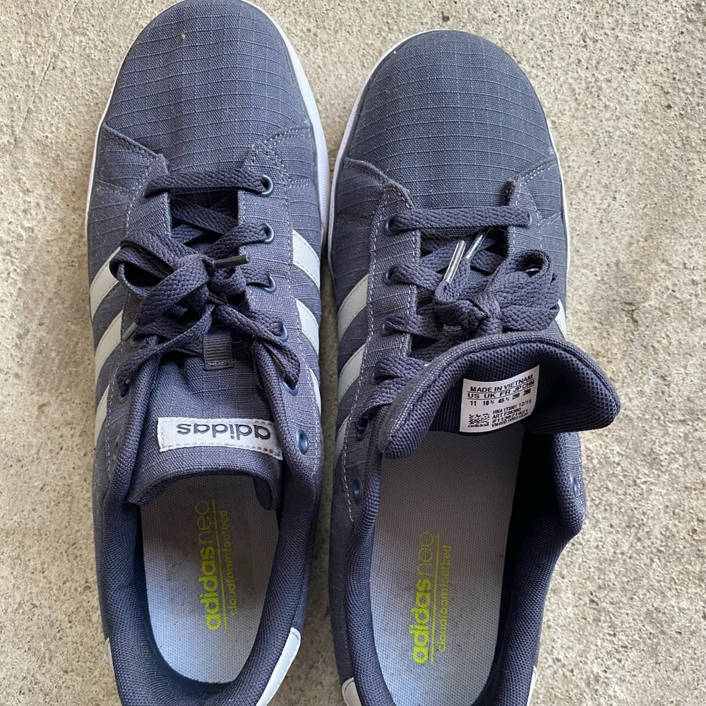 Men’s Adidas Neo Cloudfoam footbed grey size: 11